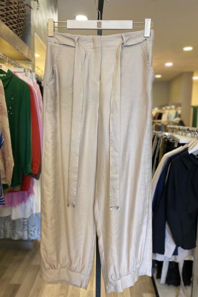 Ceremony Kemeri Minik Aksesuarlı Paçası Yarım Dikişli Pantolon  Bej