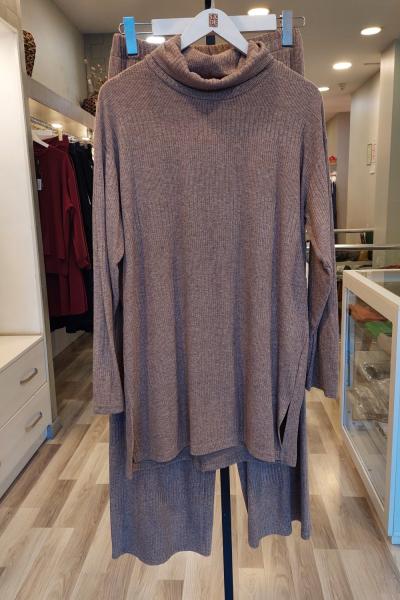 Ceremony 2026 KIŞ Balıkçı Yaka Kristal Detaylı Triko Takım Camel