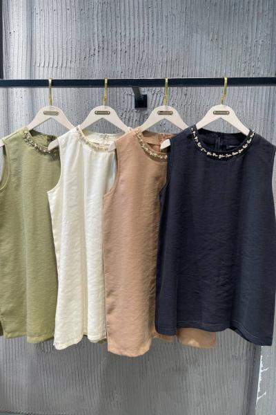 Ceremony Yakası Taş İşlemeli Kolsuz Tencel Bluz Camel