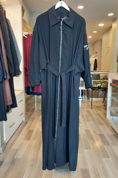 Ceremony 2026 KIŞ Önden Fermuarlı Tek Kolu Taş Detay İçten Kemerli Kap Siyah