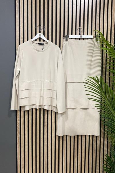 Ceremony Eteği ve Bluzu Kat Kat Çelik Triko Takım Süt Köpüğü