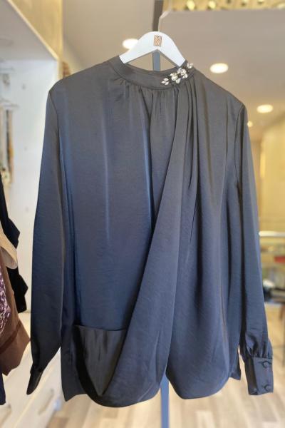 Ceremony Samar Yakası Taş İşleme Önü Anvelop Görünümlü Bluz Siyah