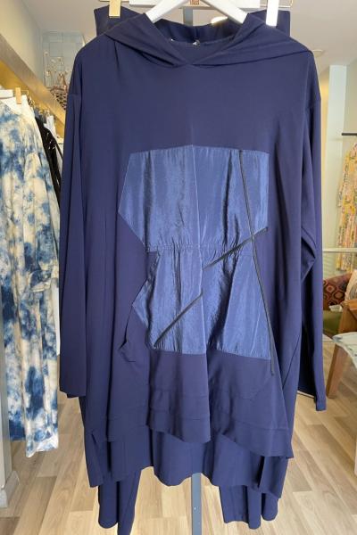 Ceremony Tuniğinin Önü Dubai Ve İp Detay Kapüşonlu Bambu Pantolon Takım Lacivert