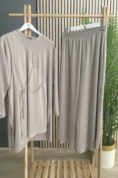 Ceremony Tuniğinin Önü Yarım Şifon Pantolonu Şifon Yırtmaç Detaylı Sandy Takım Bej