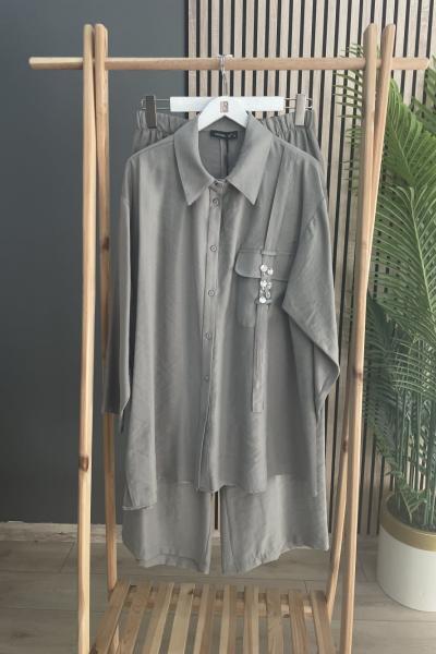 Ceremony Tuniğinin ve Pantolonunun Önü Sedef Aksesuarlı Takım Gri