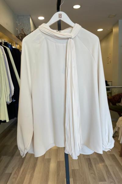 Ceremony Yakası Organze Fiyonk Detaylı Kolları Yarasa Kısa Vien Kısa Bluz Ekru