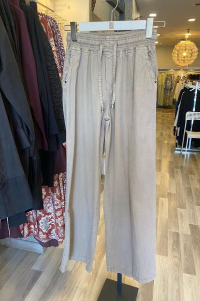Magazin Beli Lastikli Tensel Pantolon Bej